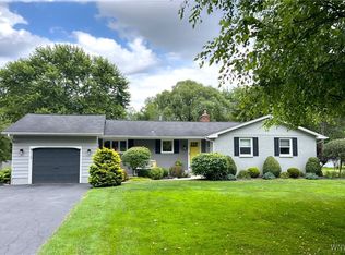 6525 Poplar Hill Ln, East Amherst, NY 14051