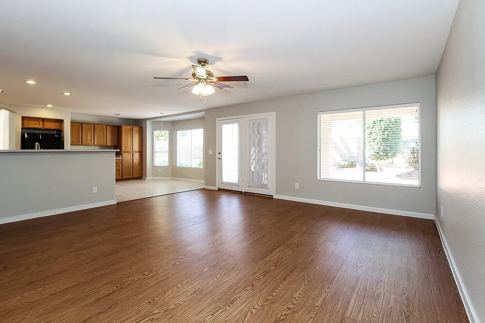 3 bed, 3.0 bath, 2481 sqft, $2,740 — Photo 2
