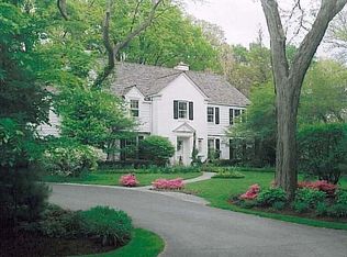 181 Apple Tree Rd, Winnetka, IL 60093