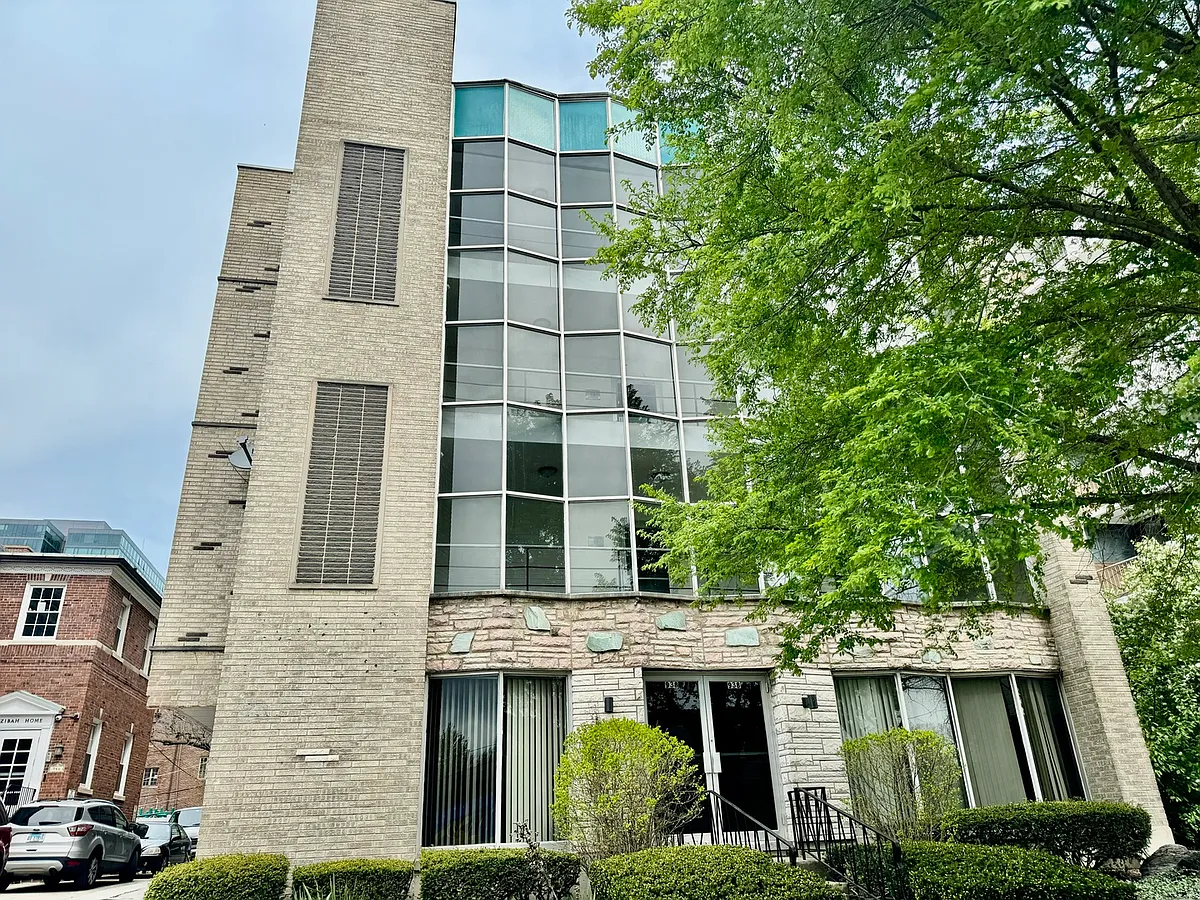Building Photo - 938 North Blvd #402
