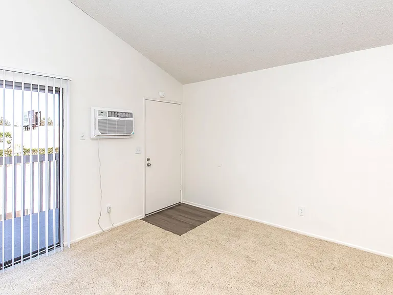 Eastwood Apartment Homes — Photo 27