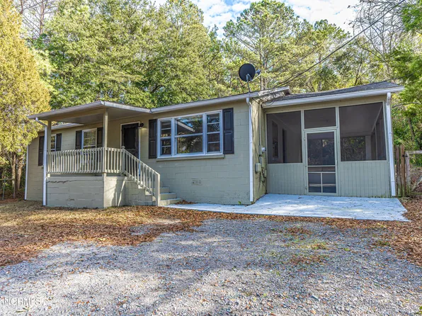 885 S Stephens St, Southern Pines, NC 28387
