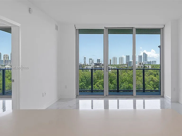 16385 Biscayne Blvd #717 — Photo 17