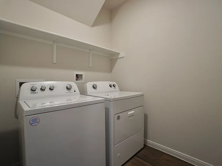 115 Bethpage Dr — Photo 35
