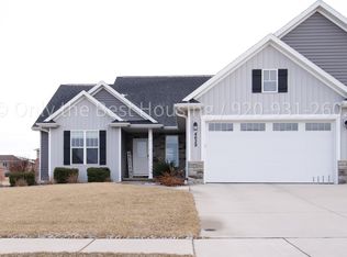 4198 Oak Ridge Cir, De Pere, WI 54115