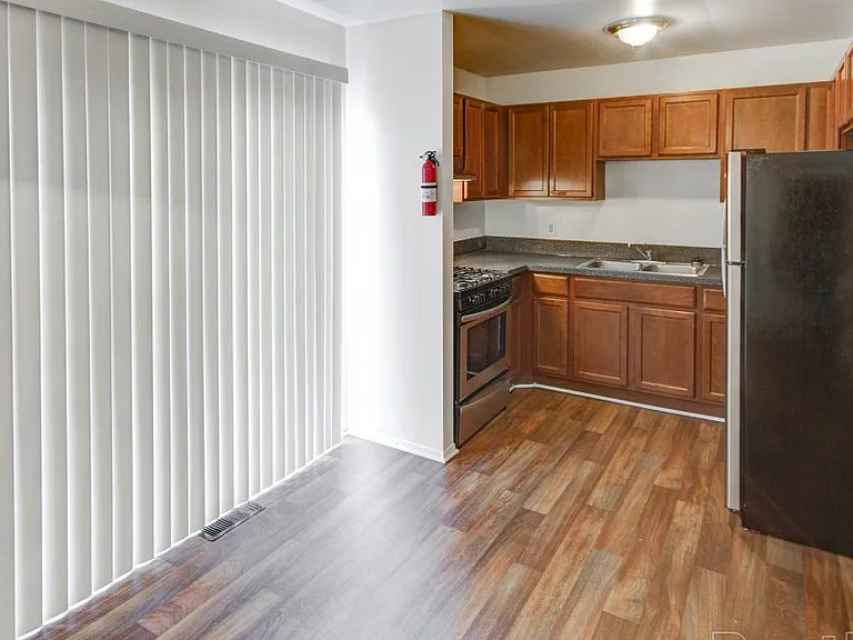 Midtown Park Apartments — Photo 6