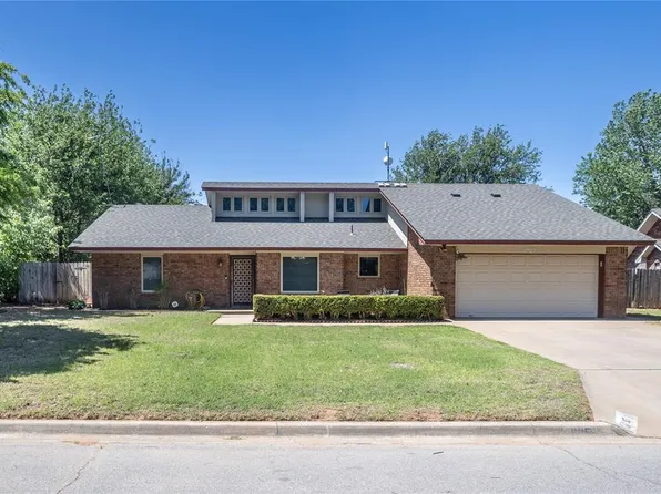 925 Lantern Ln, Weatherford, OK 73096