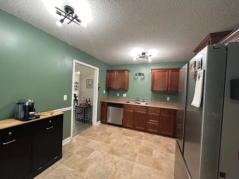 120 Grandview Dr — Photo 8