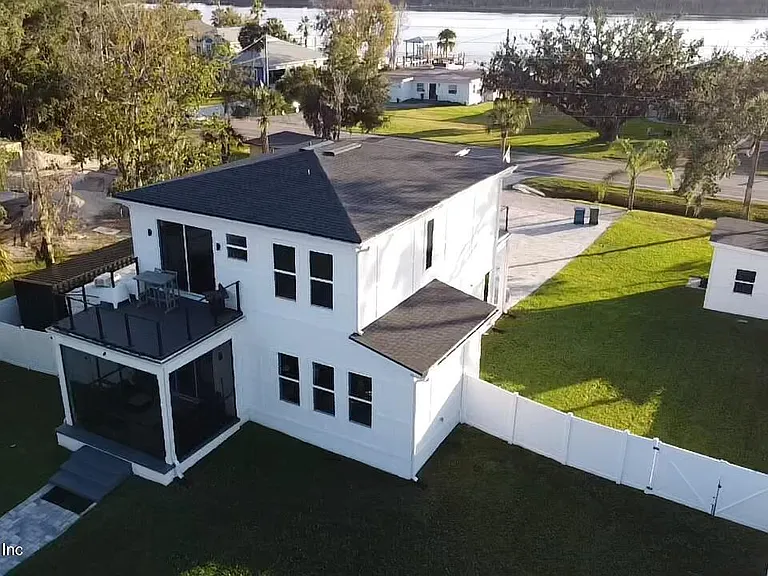 5395 Heckscher Dr — Photo 1