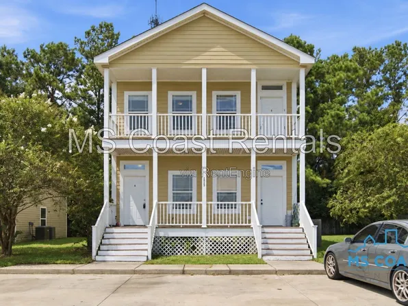 2025 Toulouse St #A, Ocean Springs, MS 39564