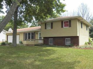 902 Player Dr, Goshen, IN 46528