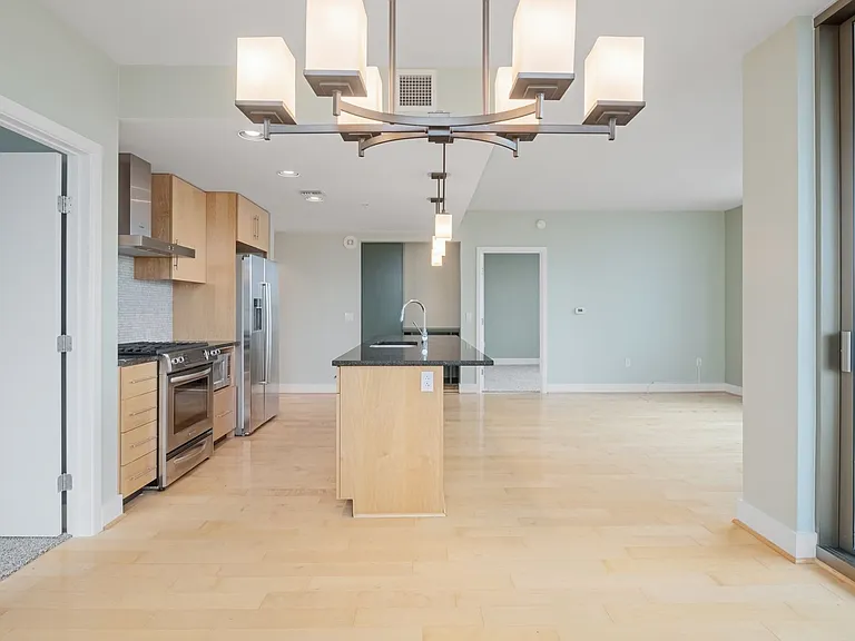 300 Bowie St #1201 — Photo 16
