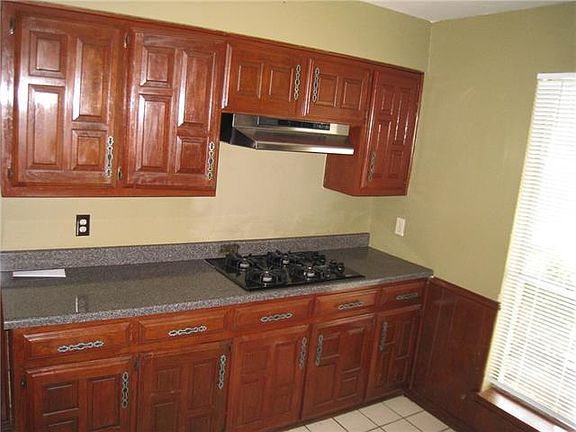 2nd image of 221 Abbey Ln