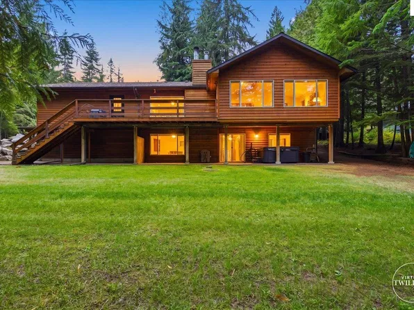 1205 Wooded Acres Dr, Sagle, ID 83860