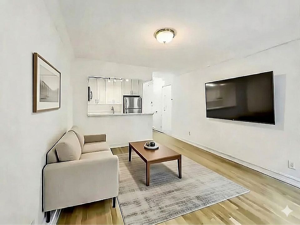 2nd image of 226 E 74th St APT 4G