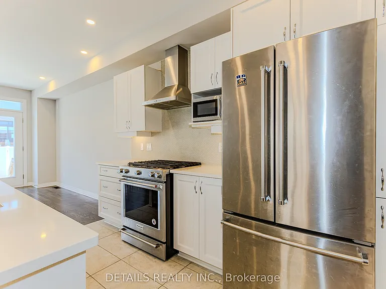 276 Avro Cir — Photo 8