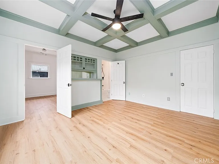332 N Daisy Ave — Photo 14