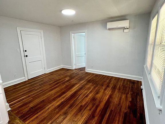 5th image of 4518 Grove Ave APT 1
