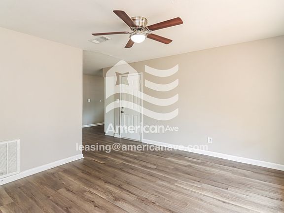 1451619_004_living_room_4.jpg