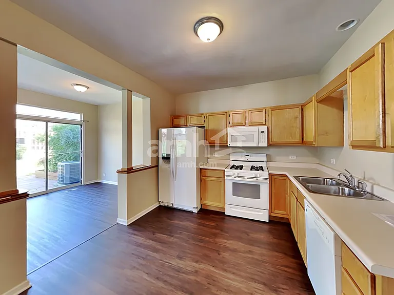 953 Mesa Dr — Photo 3