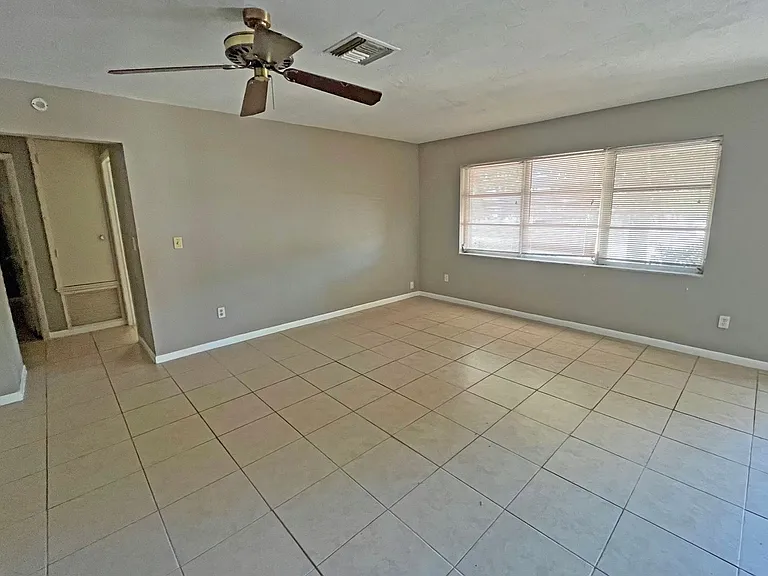 4514 Cynthia Ln — Photo 9