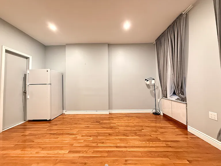 339 Lexington Ave #4 — Photo 6