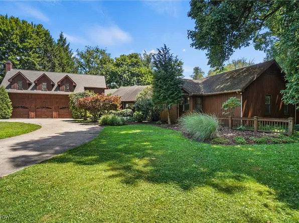 4451 Newcomer Rd, Stow, OH 44224