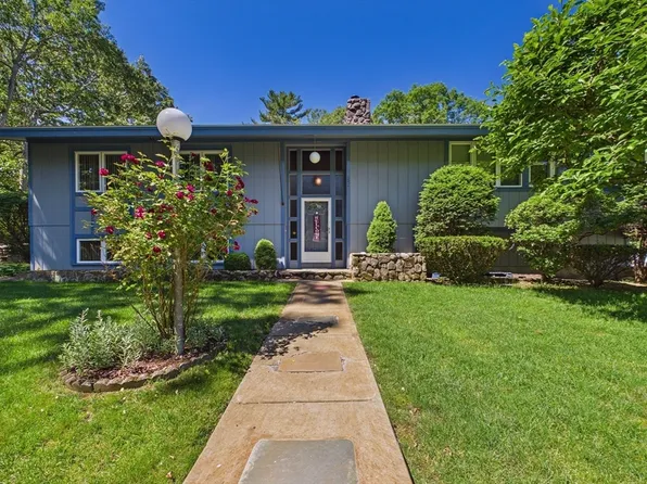 103 Brown St, Dartmouth, MA 02747