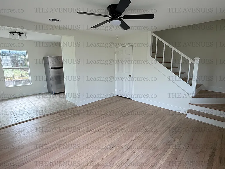 305 N Oak Cliff Blvd — Photo 11