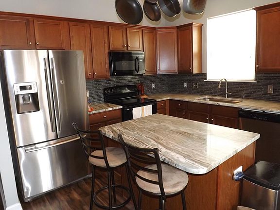 2nd image of 3069 Nantuckett Ave