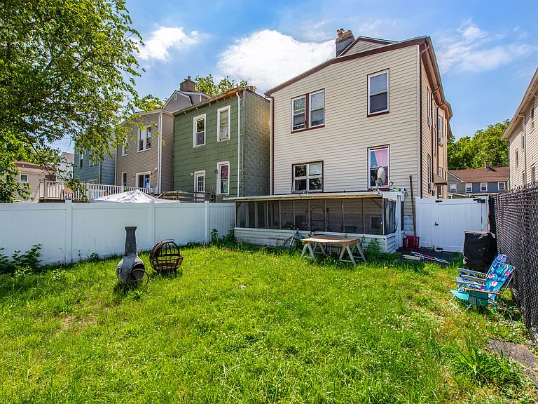 40 Olive St #1 — Photo 18