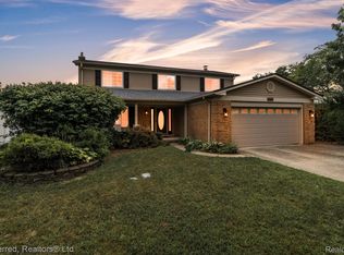43151 Avon Rd, Canton, MI 48187