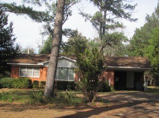 3 Kemp Rd, Hazlehurst, GA 31539