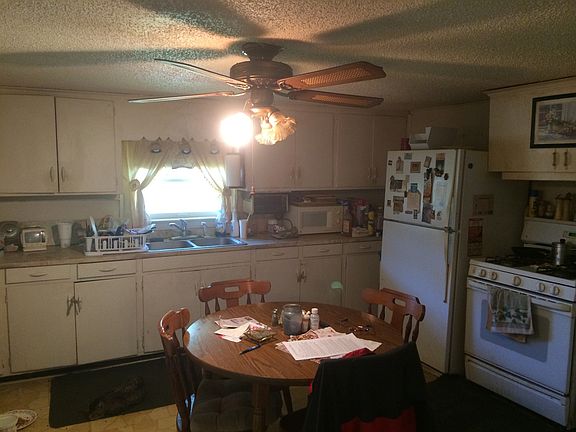 3rd image of 834 Summerlin Ln