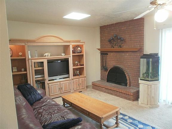5th image of 6309 Cathy Ave NE