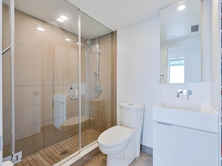 370 Martha St #507 — Photo 7