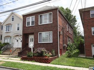 30 Delia Blvd, Palisades Park, NJ 07650