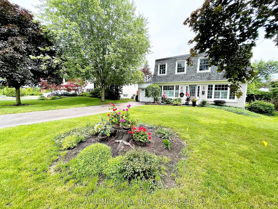 83 Lincoln Green Dr