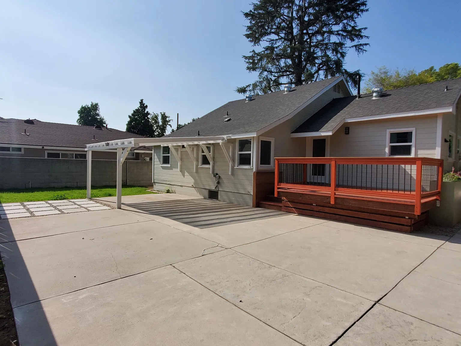 3 bed, 1320 sqft, $4,150 — Photo 3