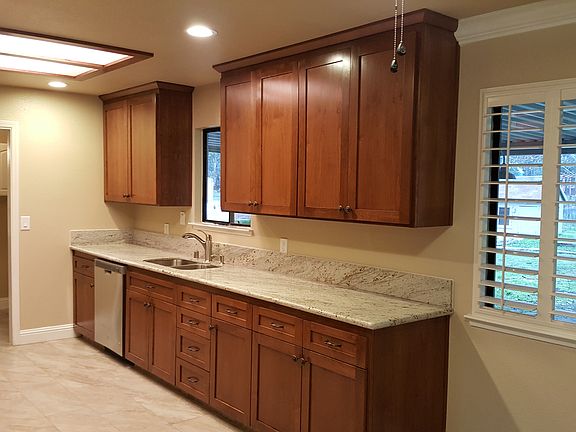 5th image of 12597 Fernwood Dr