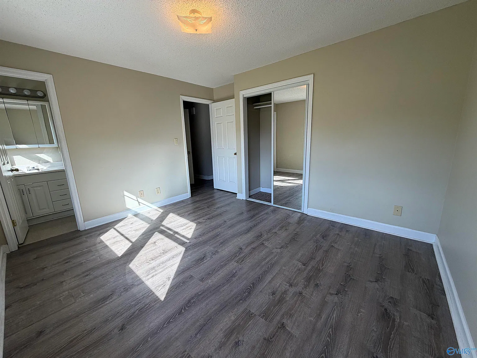 3 bed, 1.5 bath, 1158 sqft, $1,150 — Photo 3