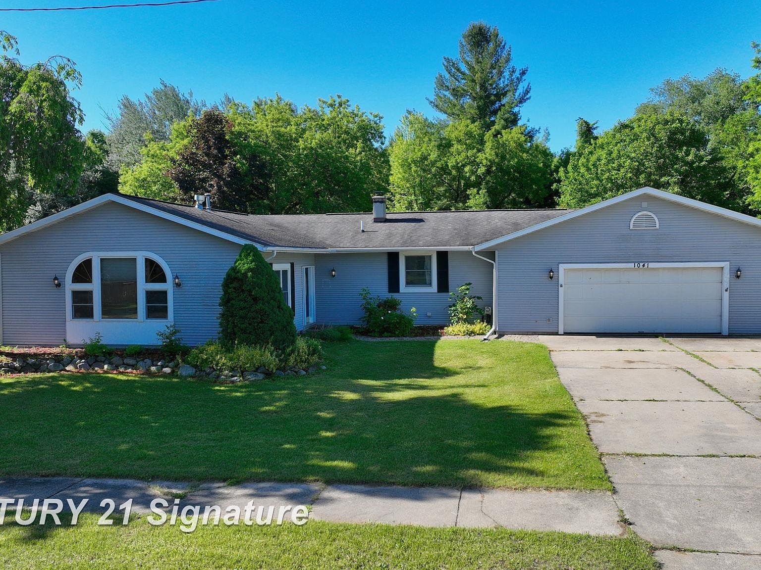 1041 Chatterton St, Gladwin, MI 48624 MLS 50144813 Zillow