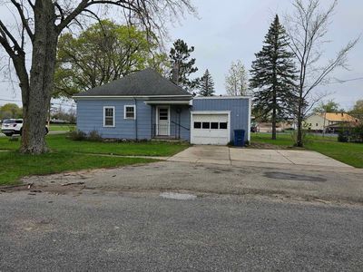 335 Emory St, Howard City, MI, 49329