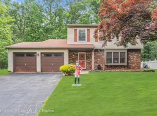 8 Kettle Ct, Howell, NJ 07731