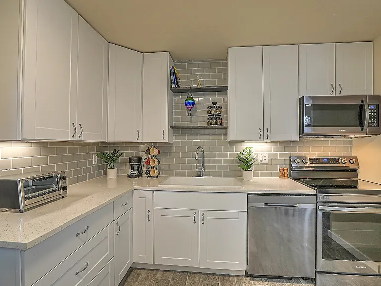 3533 Vail Ave SE #B — Photo 9