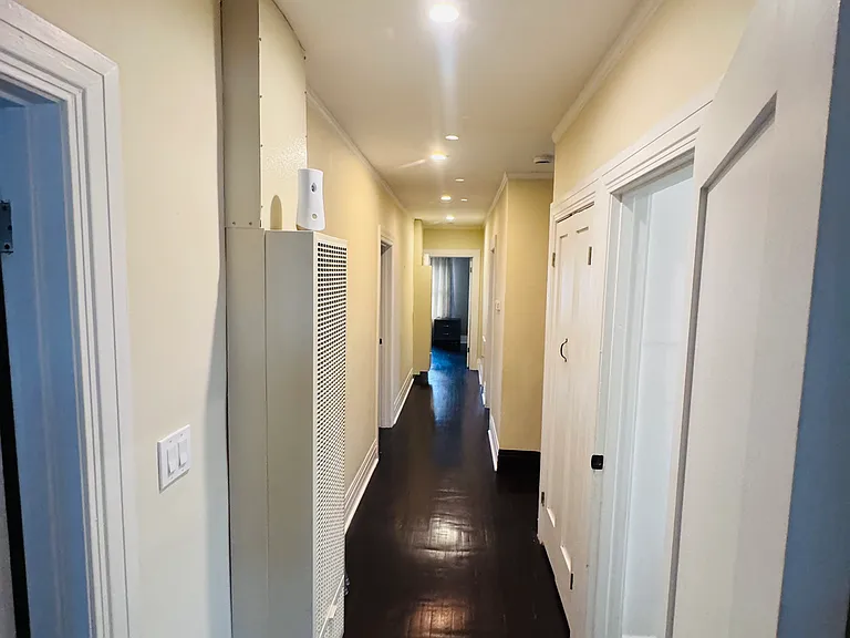 2754 Kenwood Ave #5 — Photo 5