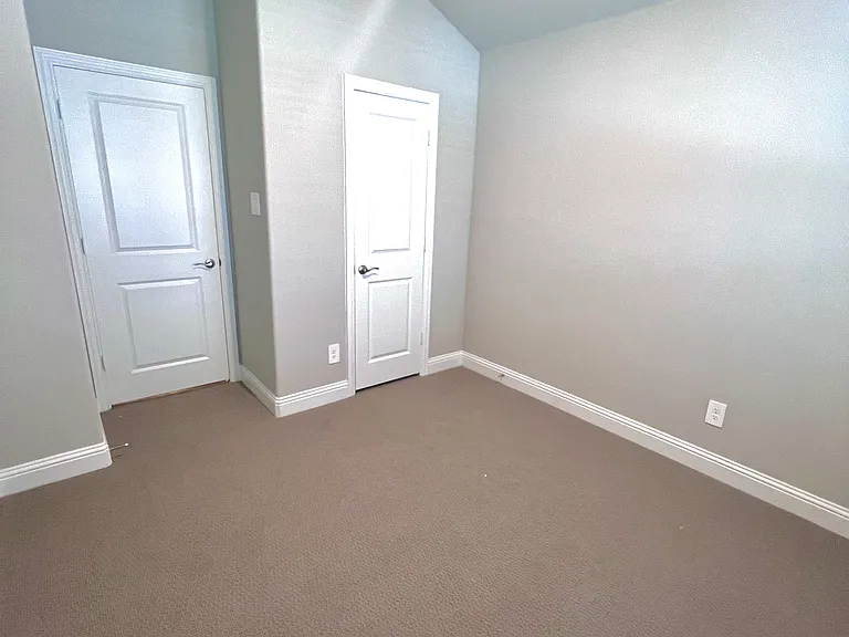 2367 Aspen Hill Dr #1 — Photo 8
