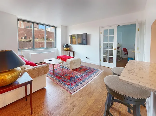 420 E 58th St #18C — Photo 2
