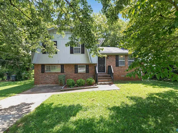 3715 Oakdale Ct NW, Huntsville, AL 35810