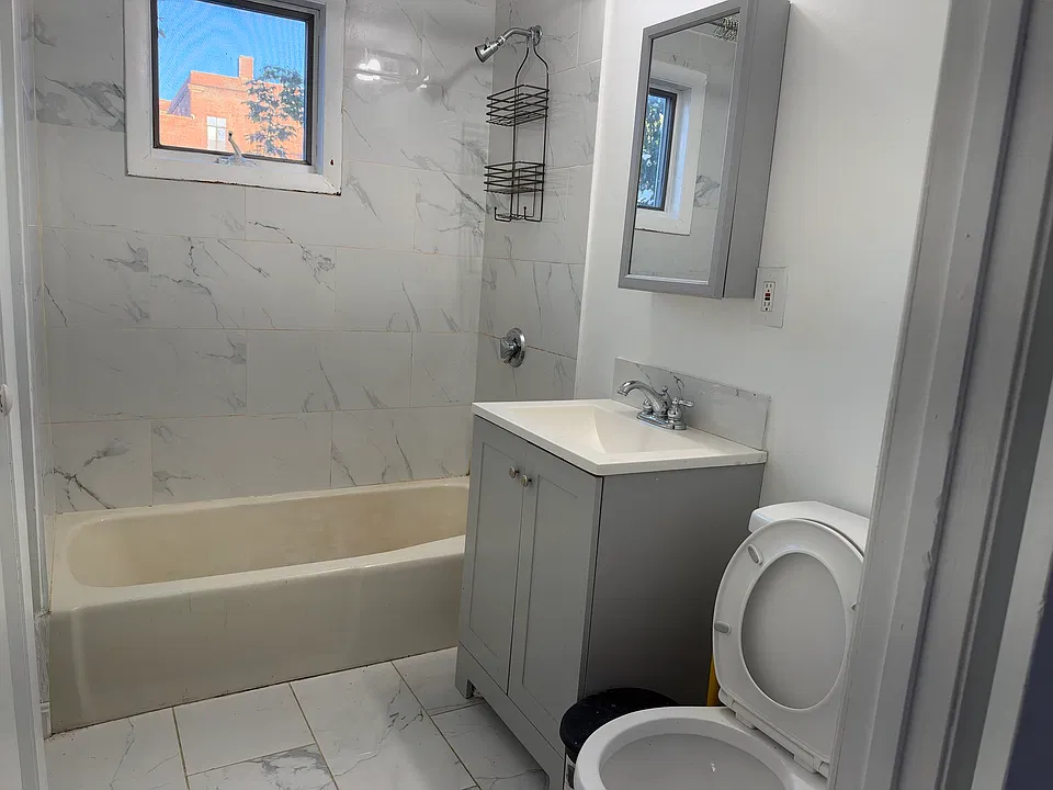 76 Floyd St #1